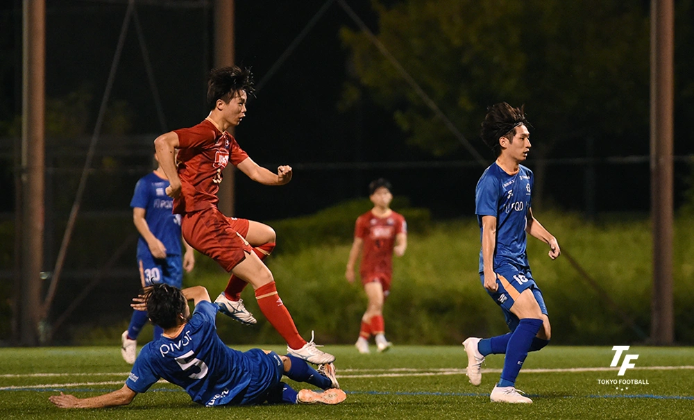 写真：前半にゴールを決めるKOREAの黄燦俊。