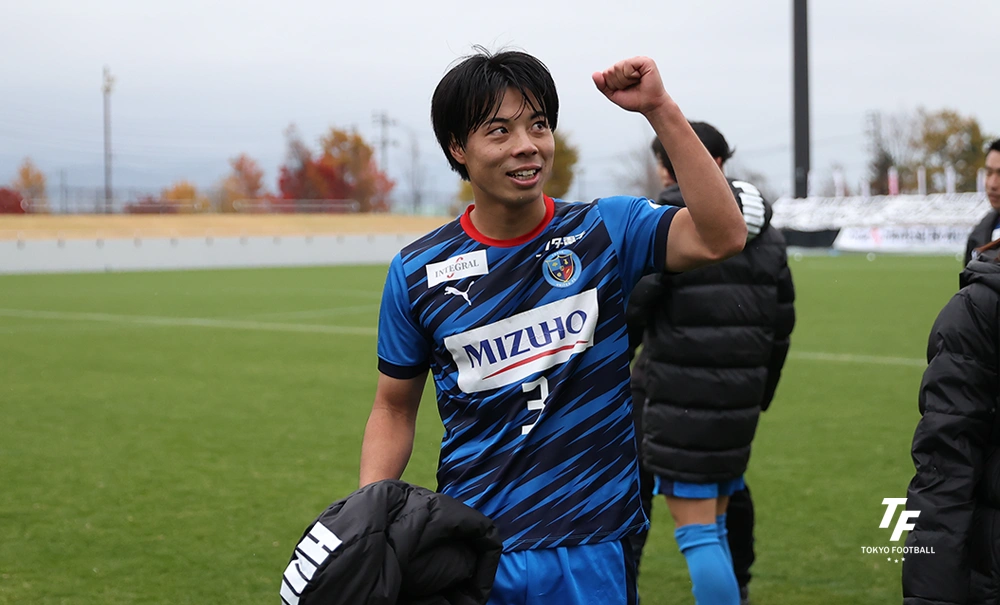 写真：決勝点を決め、試合後に笑顔を見せる箱崎。