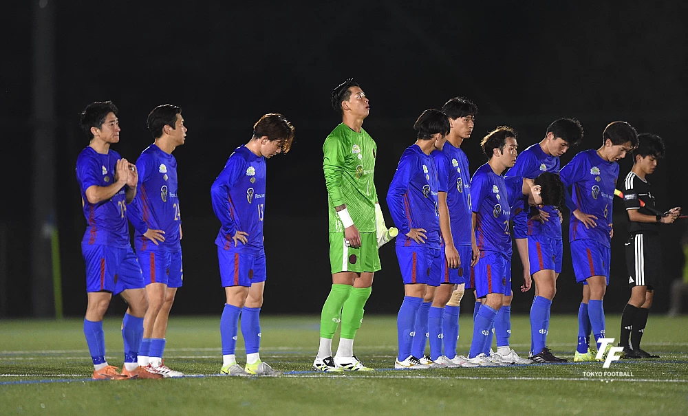 写真：4連敗を喫してうつむくアローレ。（写真：小林渓太）