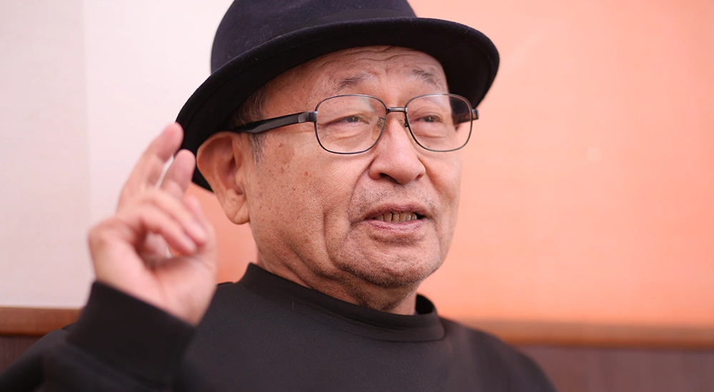 インタビュー写真：六川則夫さん